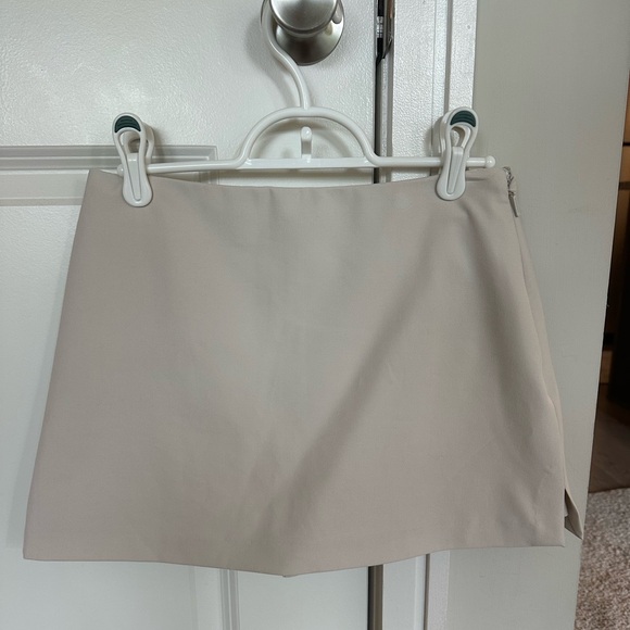 Aritzia Babaton Roundup Skort - Picture 1 of 3